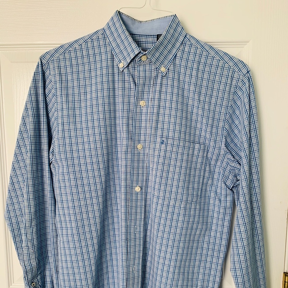 Izod button down casual shirts.